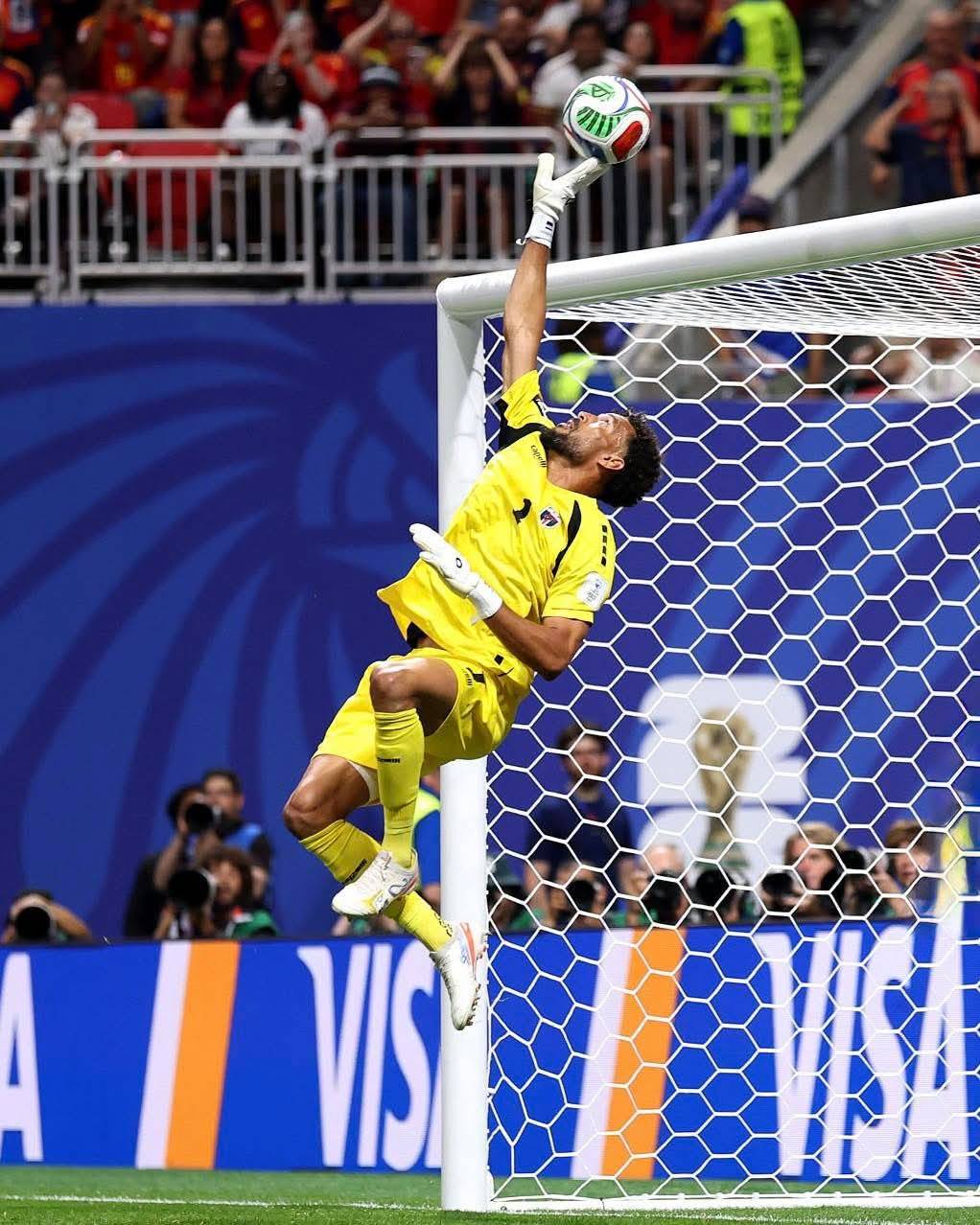 ๐จ ๐๐ โ ๐๐ฉ๐๐ข๐ง ๐ - ๐ ๐๐๐ฉ๐จ ๐๐๐ซ๐๐
Goalkeeper Vozinha is keeping Capo Verde aliveโฆ at ๐๐ ๐ฒ๐๐๐ซ๐ฌ ๐จ๐ฅ๐! ๐ณ...