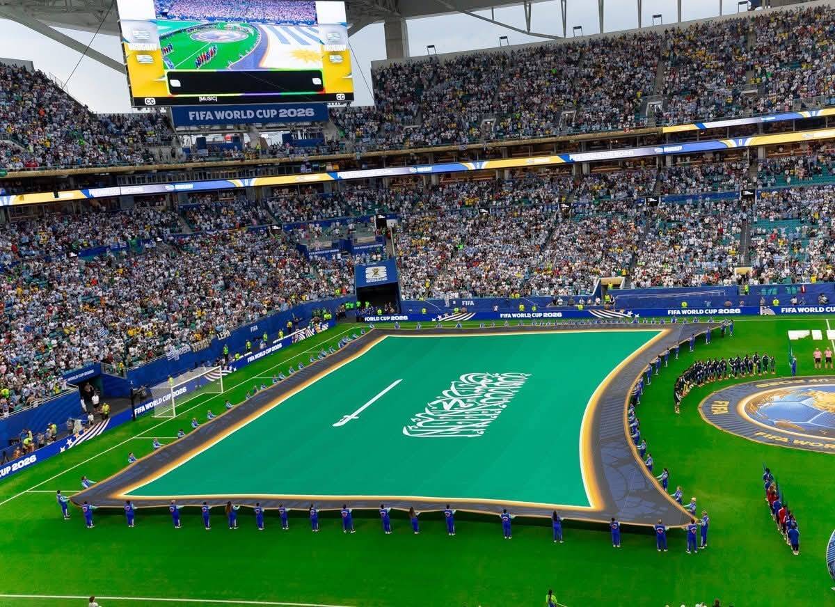 The procedure was slightly different in the pre-match ceremony of the Saudi Arabia vs Uruguay match...