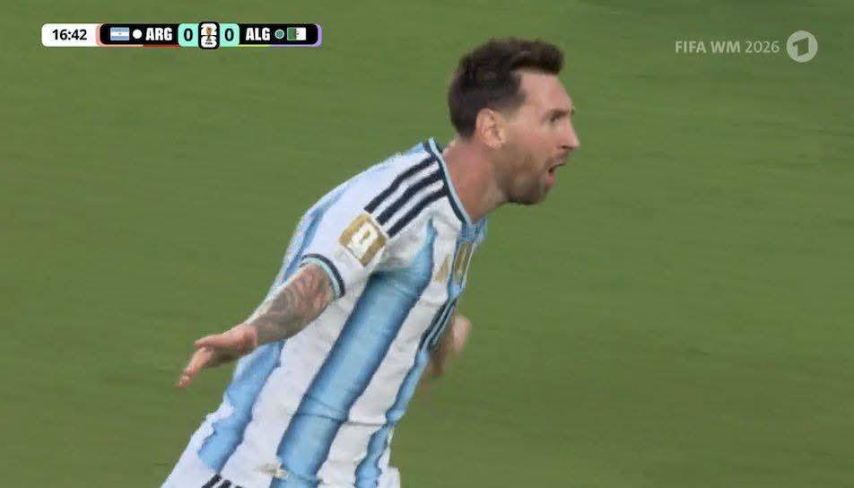 ๐ฆ๐ท๐ฆ๐ท MESSIIIIIII!!!! MESSIIIIIII!!!!! LEO MESSIIIIIIIII!!!! ALWAYS HIMM!!!!! MESSI OPENS THE SCORE F...