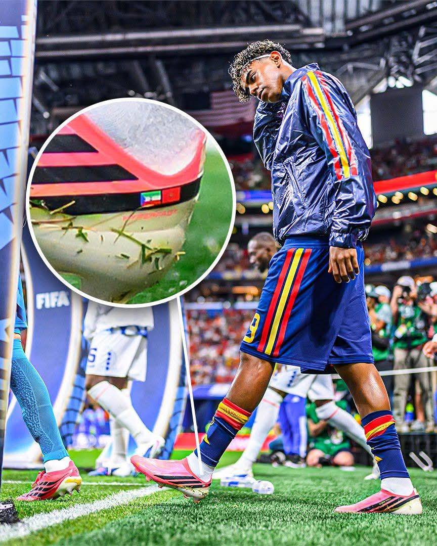๐ช๐ธ Lamine Yamal shows off a ๐ฐ๐จ๐ง๐๐๐ซ๐๐ฎ๐ฅ ๐๐๐ญ๐๐ข๐ฅ on his boots while playing for Spain in his first World...