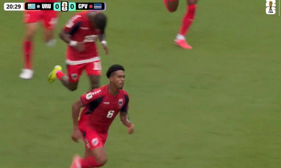 ๐จ๐จ| GOAL: OH MY WORD! A 35 YARD FREE KICK FROM KEVIN NENINI GIVES CABO VERDE THE LEAD!
Uruguay 0-...