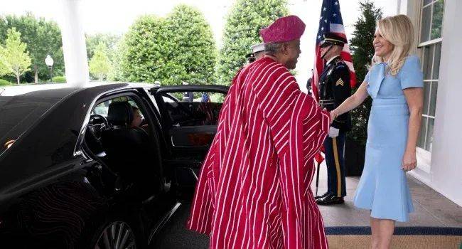 PHOTOS: Ambassador to US, Are, meets Trump, presents credentials
By
Saheed Oyelakin
The Nigerian...