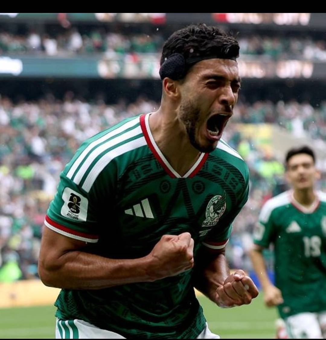 π¨π¨| OFFICIAL: RaΓΊl JimΓ©nez, at 35, scores his π
ππππ ππππ World Cup goal for Mexico! π²π½βοΈ