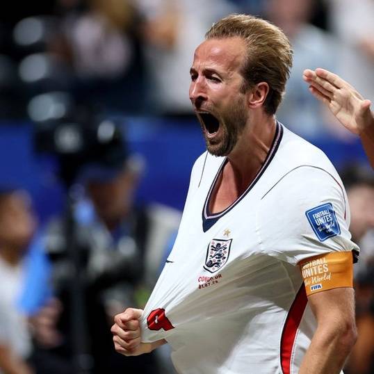 ๐จ๐จ๐๏ธ| JUST IN: Harry Kane post-match vs Mexico โ ๐๐๐๐๐๐๐๐๐ but fighting:
"Crazy game, we had to...