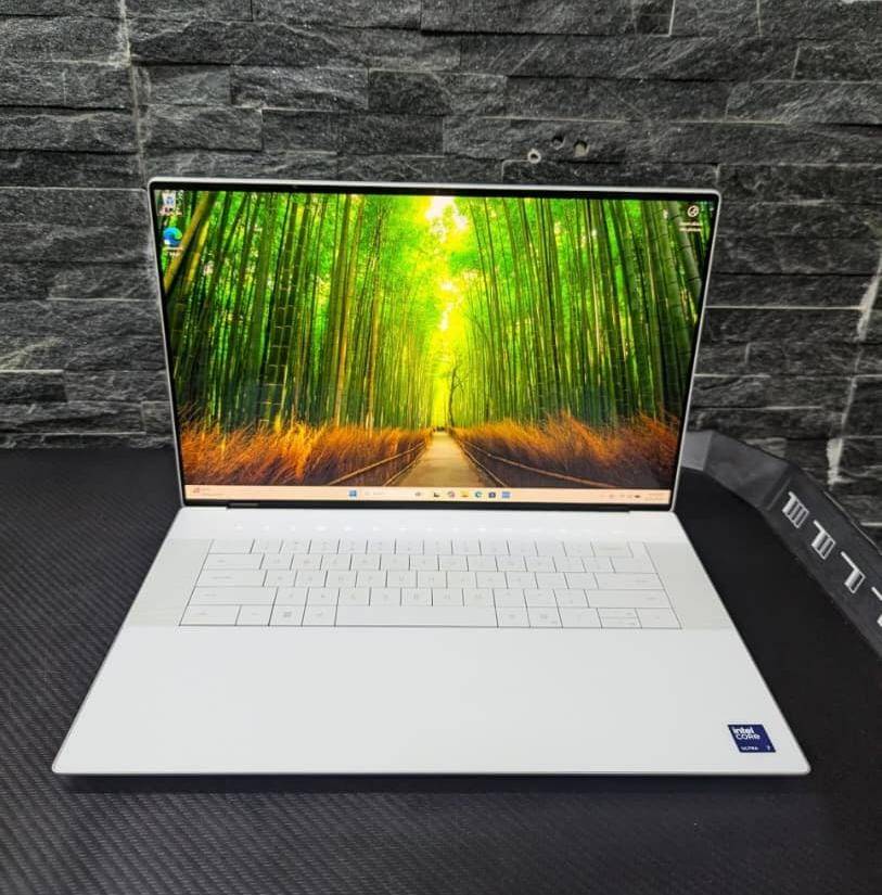Dell XPS 16 9640 Workstation
16.3" 4K OLED Touchscreen Display
Intel Core Ultra 7 155H (16 Core up...