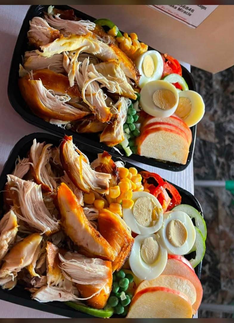 Oya oo make una come is lunch time.my company is the best, this is the lunch served.
I can’t finish...