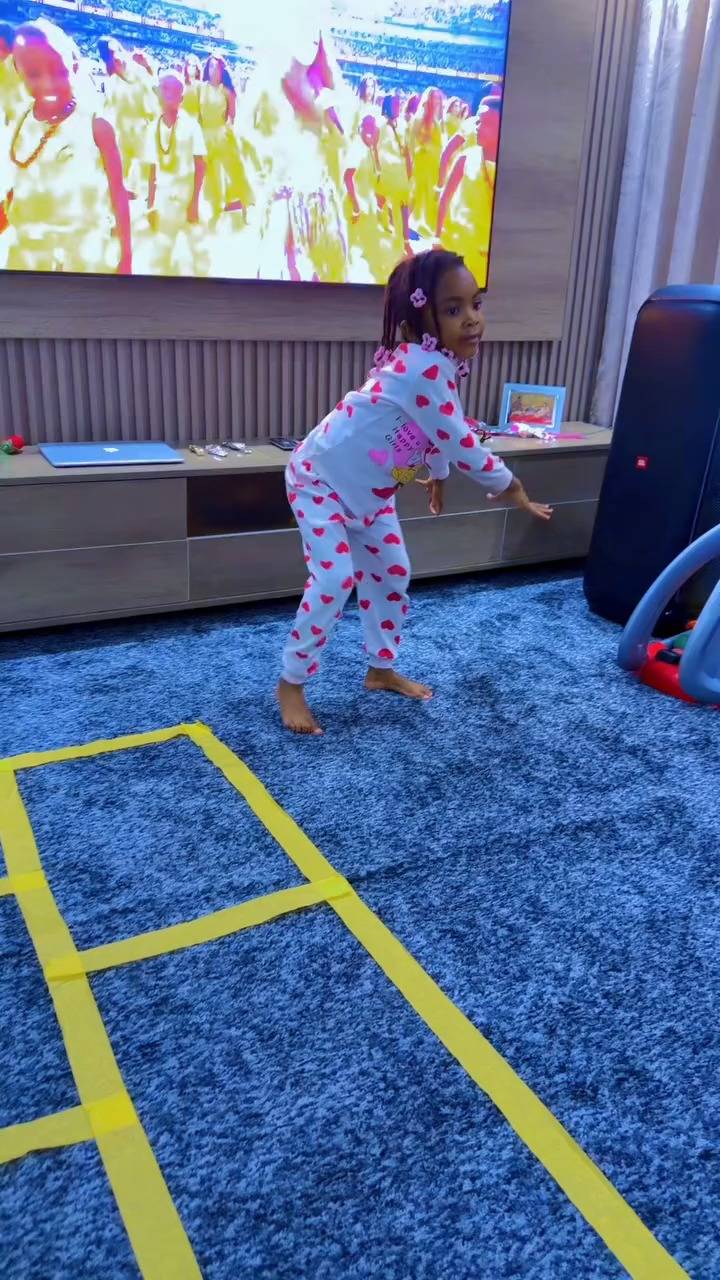 Good morning my beautiful people rate my dance