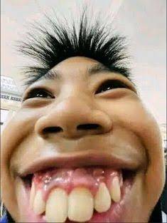 You dey check if food still dey your teeth ๐๐โ
Person wey chop better food no dey hide teeth ๐๐