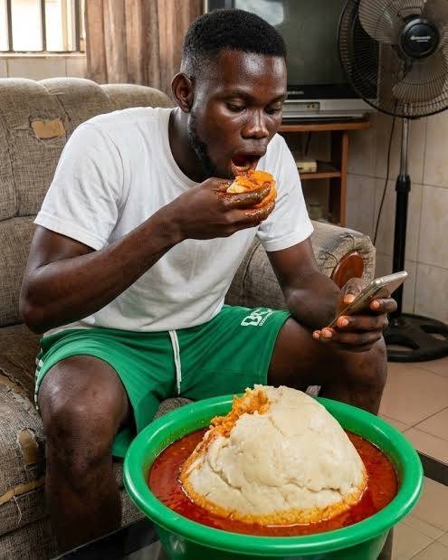 Good night lekeelekee neighbors
No time to wasteโฆ hunger no dey hear notification ๐๐ฒ๐ฑ
You no fi...