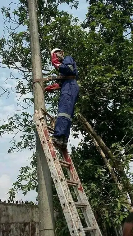 Throwback to 2018 β‘π
This was me climbing an electric pole, back when I was building my skills an...