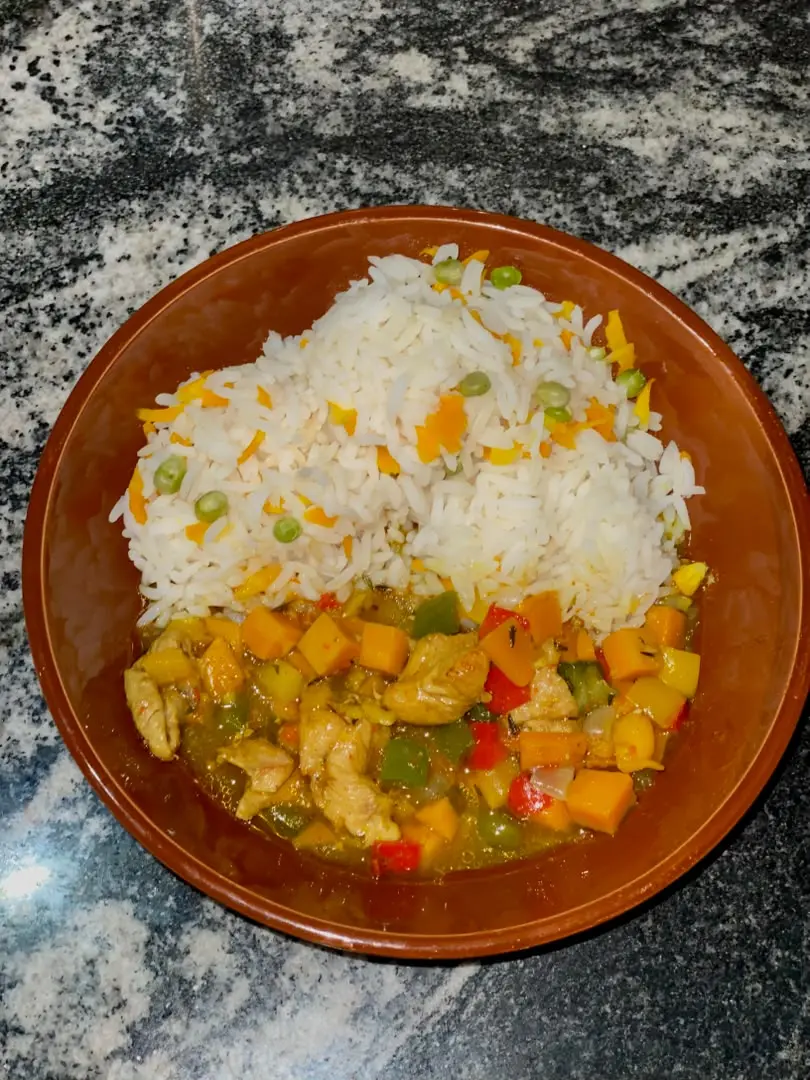 #Eatyourskincare
Happy Sunday my lovely Fam😘
Our chicken curry sauce is ready😀
#Trending #Viral...