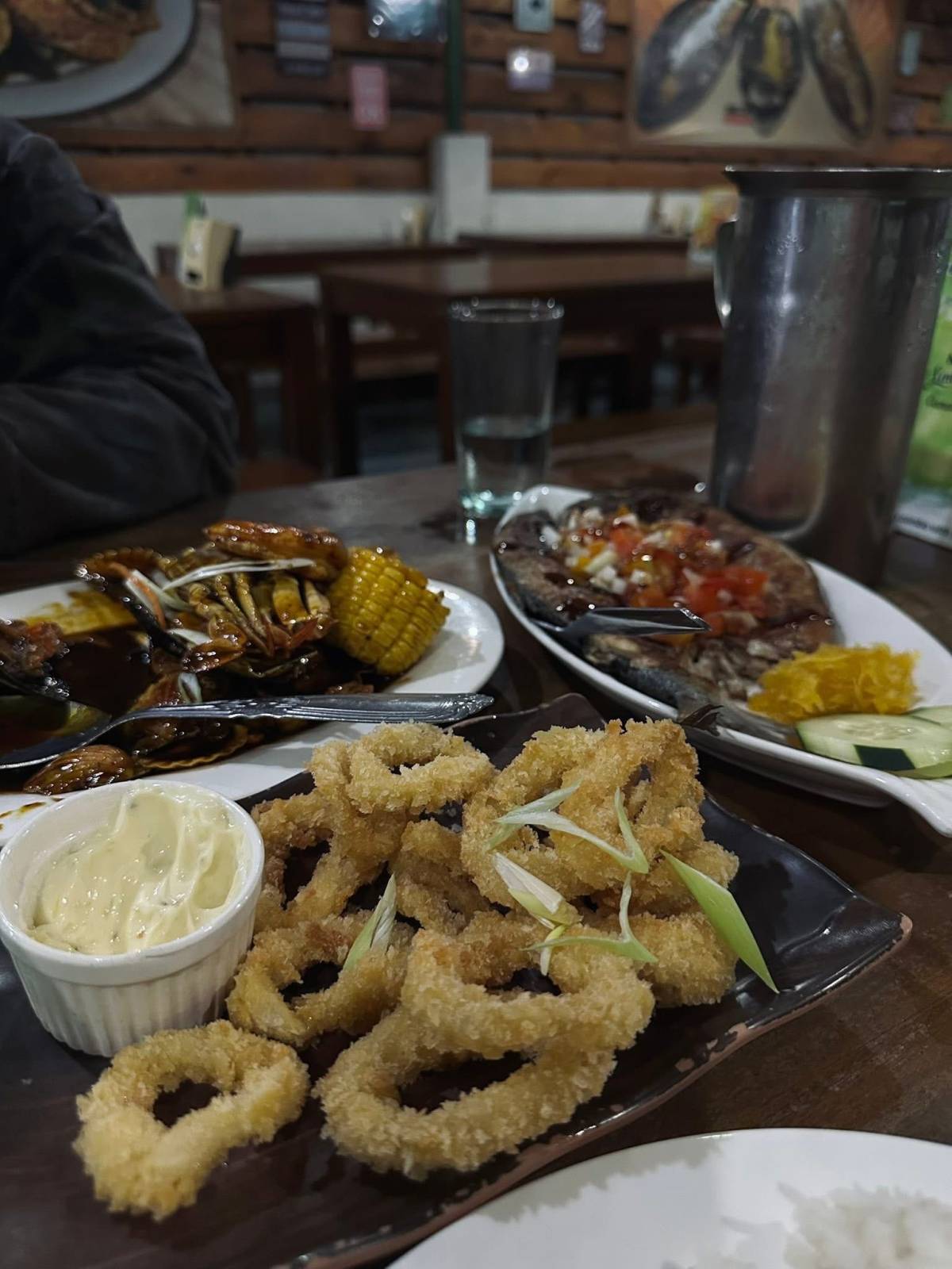 Food by the sea π Letβs eat fam! π
Menu for the night:
Calamares: Fried Squid
Mixed Seafoods with...