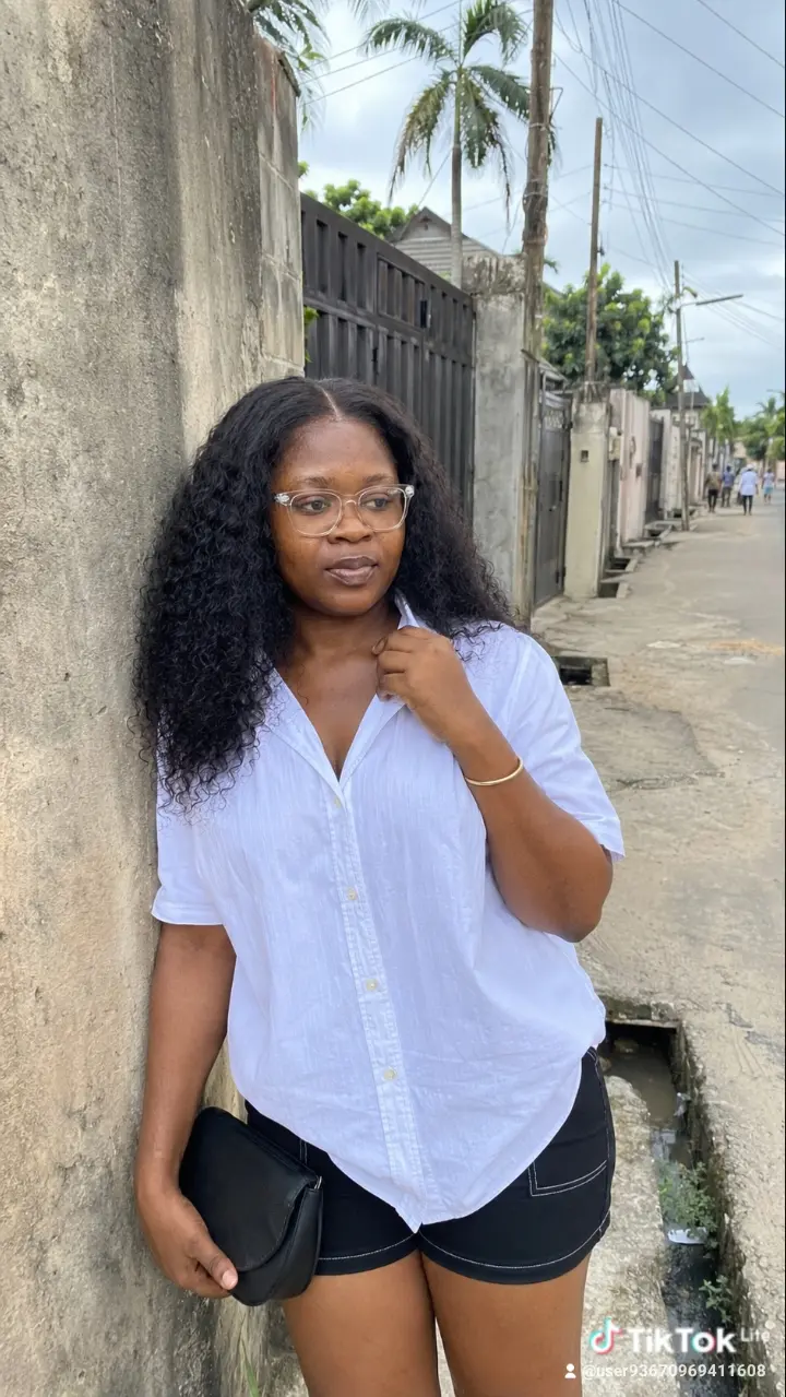 It is really a long day
From church to meeting
We thank God for today
Good night besties
Have a...