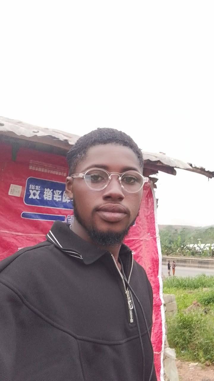 Look at me 
I'm still single