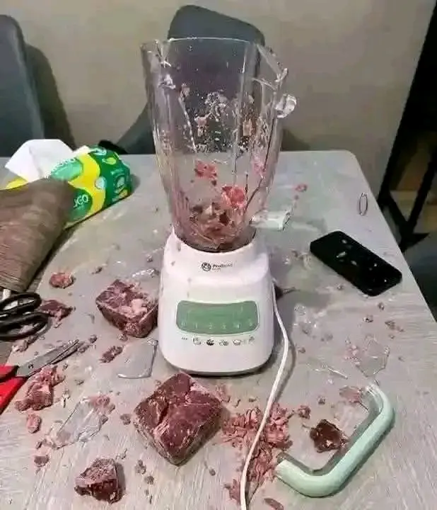 Someone borrowed you her blender, and you used it to blend iced meat. ๐ฉ๐
Now look at the result!...
