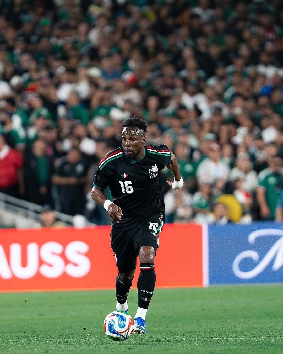 Mexico scores the first goal ⚽
Julián Quiñones scores the opening goal of the 2026 World Cup.
Hist...