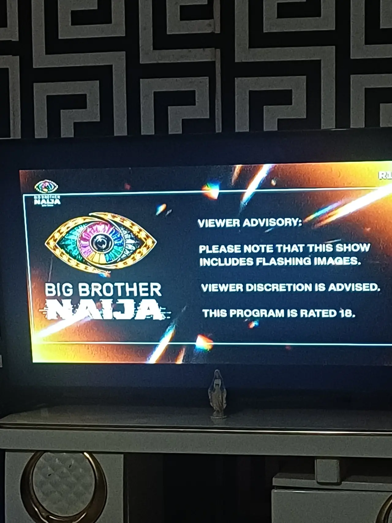 Make I watch my bbn make una no miss me I dey come😹