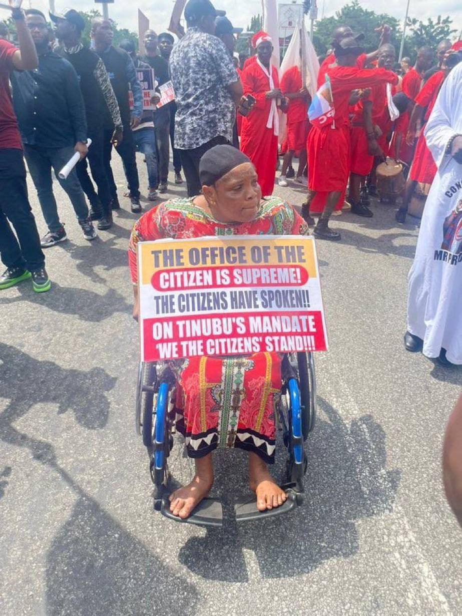 Oya stand na make we see.