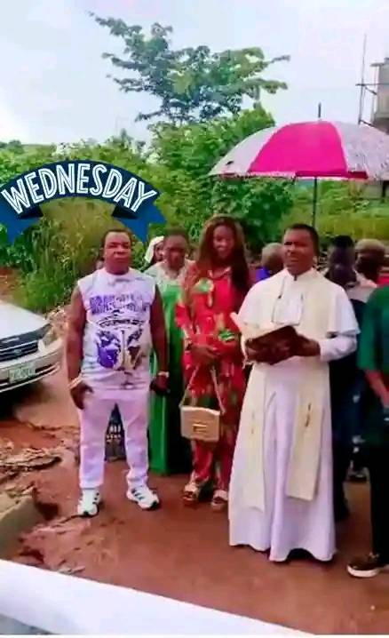 This is how the Igbo apprenticeship should end.
This Oga here gifted his nwa boy this 2 storey buil...