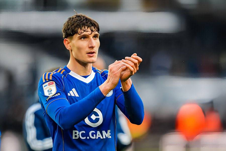 ๐จ(๐ด)๐๐๐๐ ๐๐: Manchester United are reportedly pushing to sign Leicester defender Ben Nelson in a ยฃ...