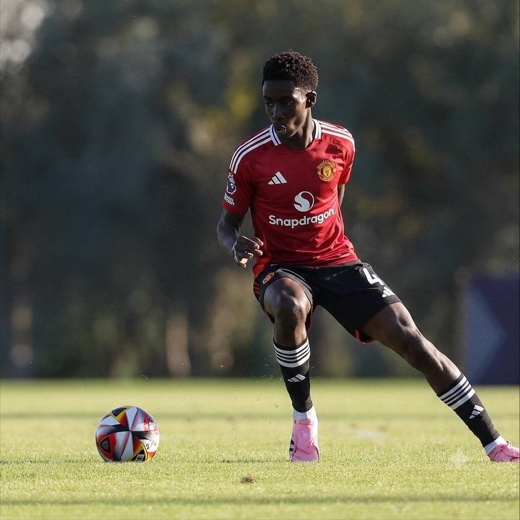BREAKING
David Eze has chosen Manchester United over Manchester City.
He also had Arsenal on the...