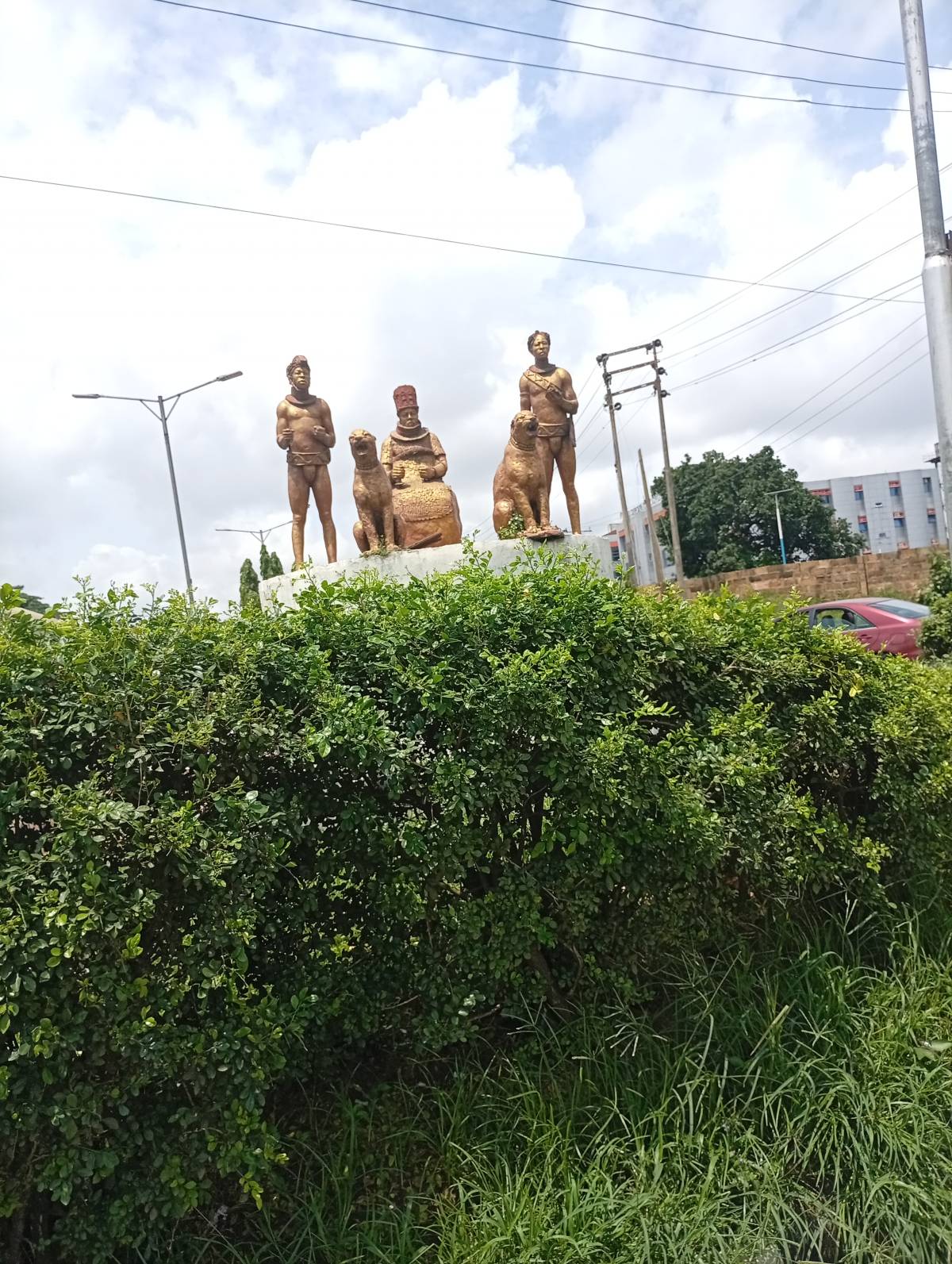 ๐ณ๐ฌ CAN YOU GUESS THIS LOCATION? ๐ค
This iconic monument is found somewhere in Nigeria and holds cult...