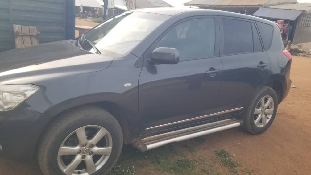 2008 RAV4 with AC first body and working perfectly
Dm MacSplendid Autos via Call/WhatsApp 0907752470...
