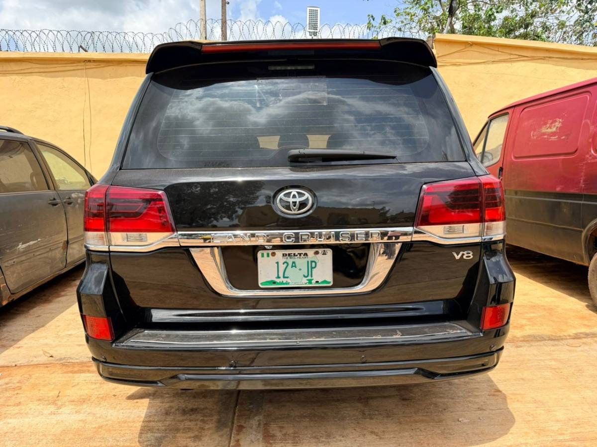 Driver Allegedly Murders Cleric Employer, Flees with SUV
Police operatives in Anambra State have ar...
