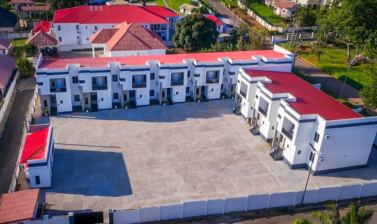Oyebanji Honours Former Ekiti Governors with New Government Buildings
Ekiti State Governor Biodun O...