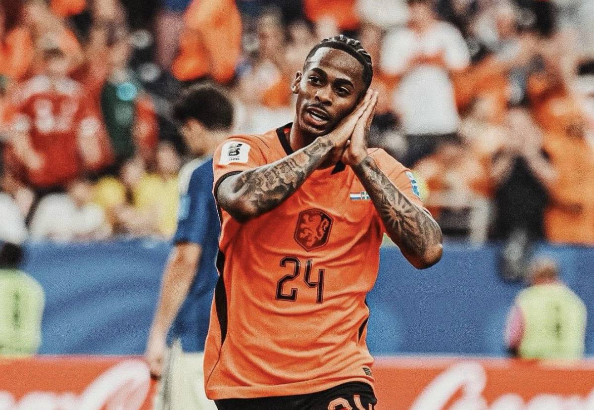BREAKING: AS Roma are set to send a third official bid for Dutch player 🇳🇱Crysencio Summerville to W...
