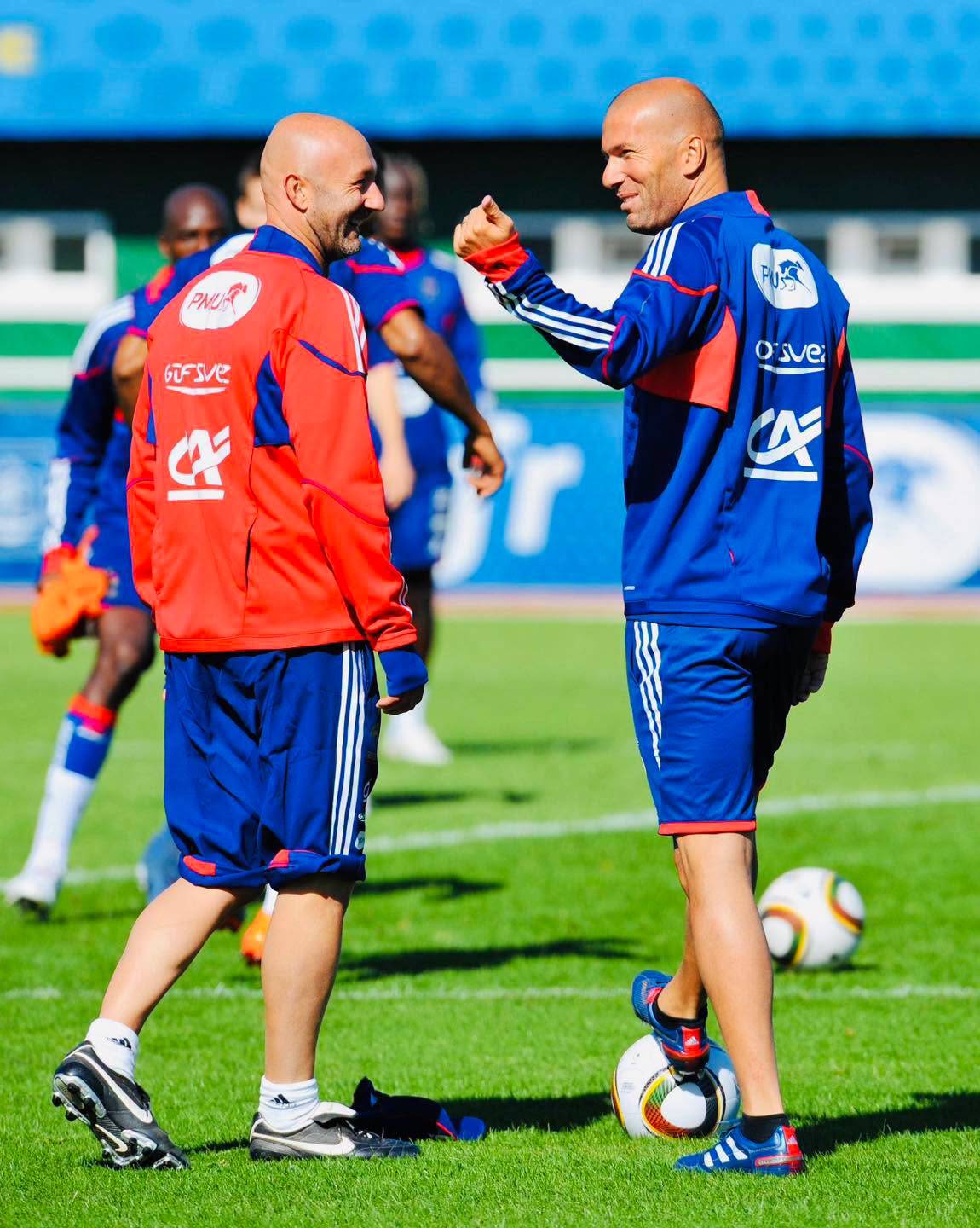 Zinédine Zidane wants Fabien Barthez to become his goalkeeping coach.
However, Barthez does not cur...