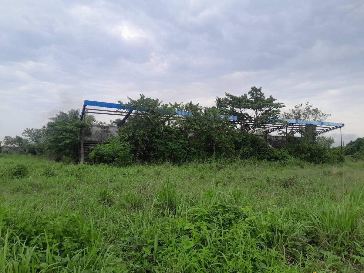 JUST IN: According to Tracka Nigeria, the Current state of the abandoned mini stadium project in Or...