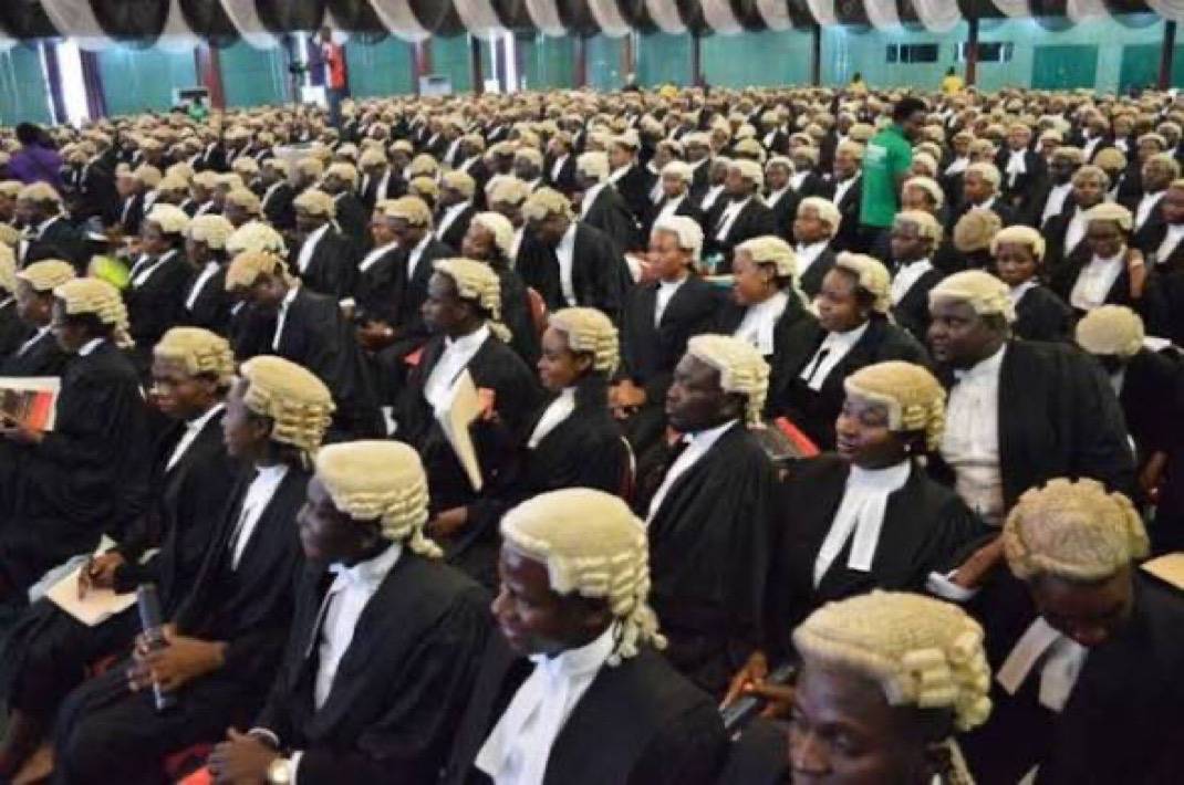 BREAKING: Supreme Court of Nigeria through its Registrar bans lawyers from using ‘Barrister’ as titl...