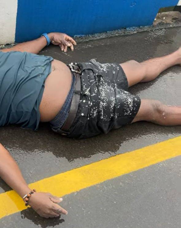 BREAKING: A yet-to-be identified man was reportedly found dead along the Obiri-Ikwerre Flyover axis...