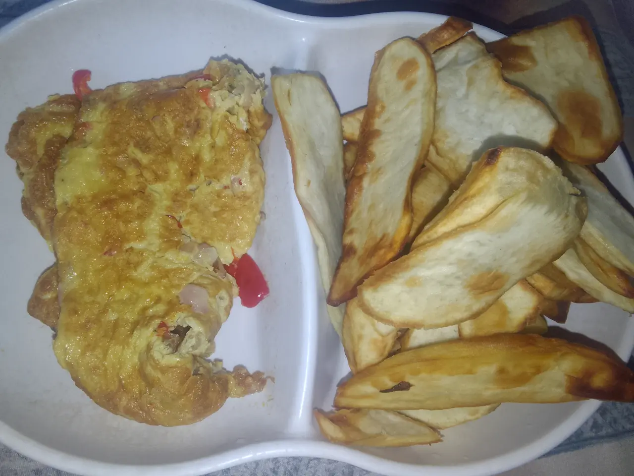 Lunch is ready guys,come dig in 😋😋