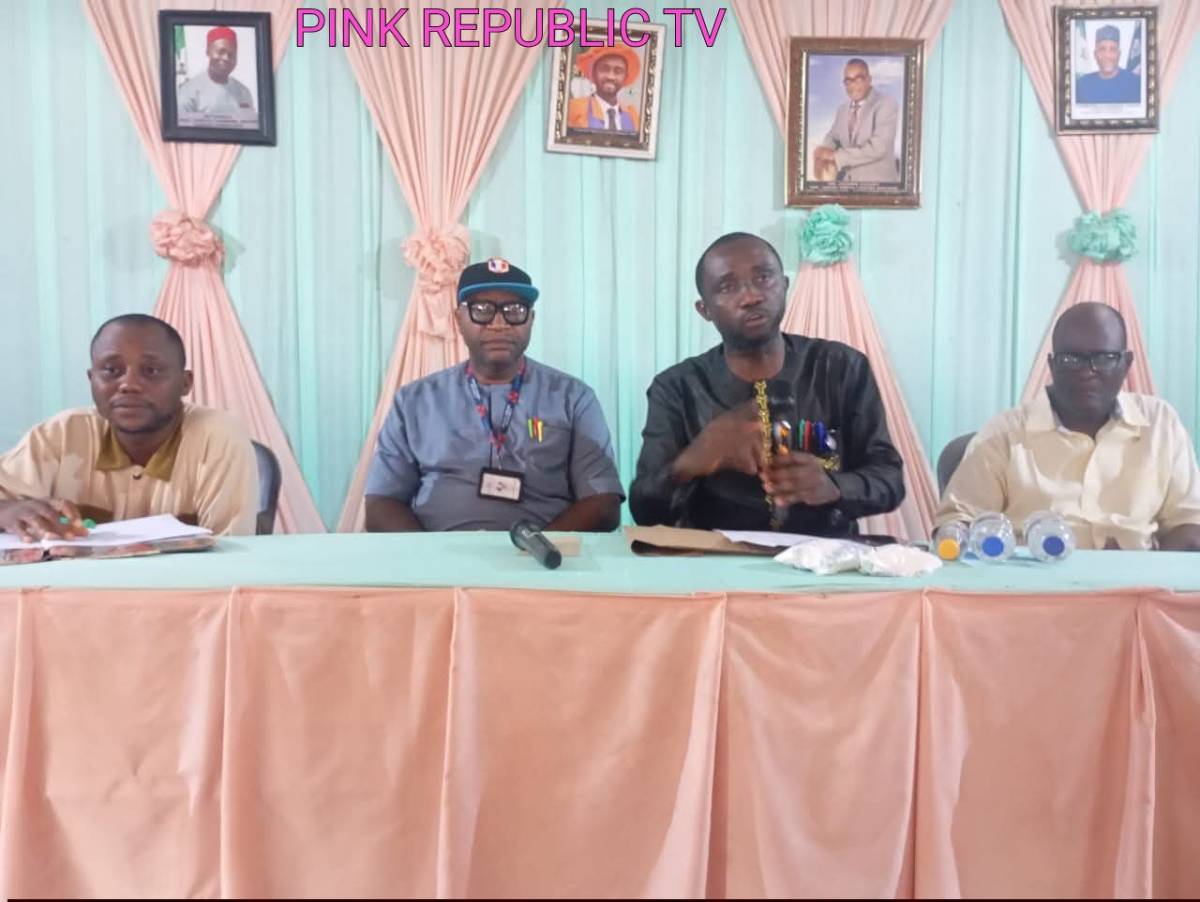 https://pinkrepublic12.blogspot.com/2026/05/nuj-35-years-anambra-journalists-hail.html?m=1