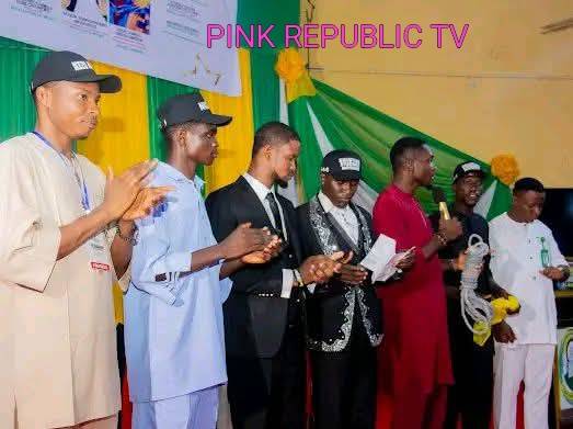 https://pinkrepublic12.blogspot.com/2026/05/anambra-students-endorse-tinubu-for.html?m=1