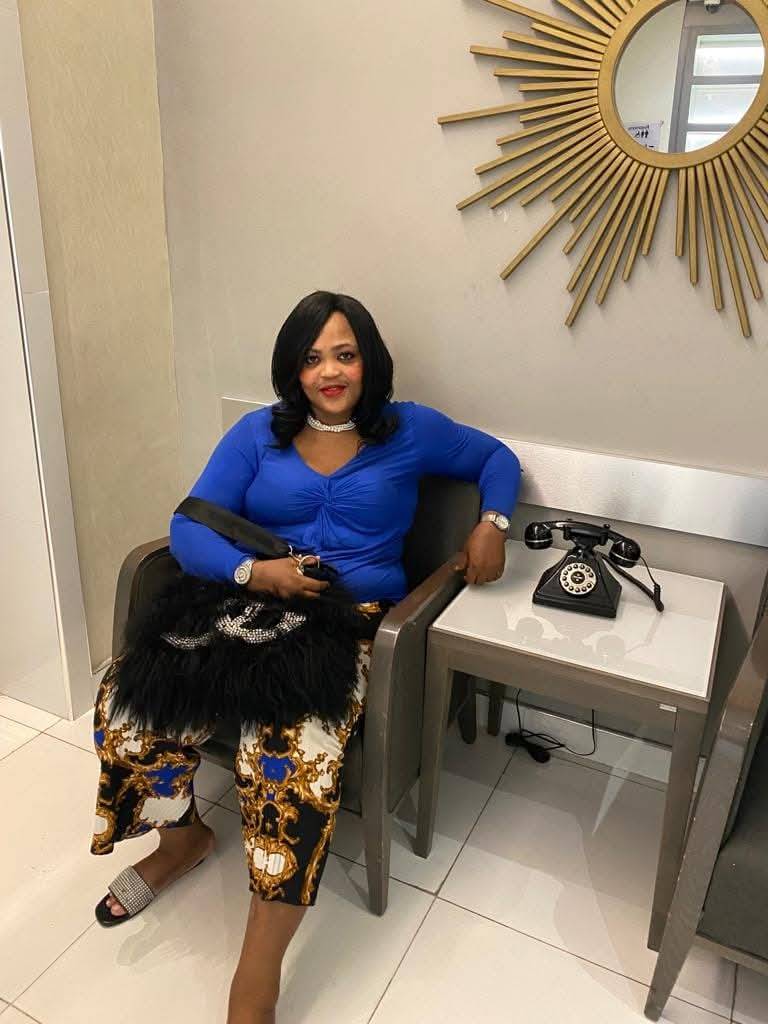 Just me, happy Sunday to you all