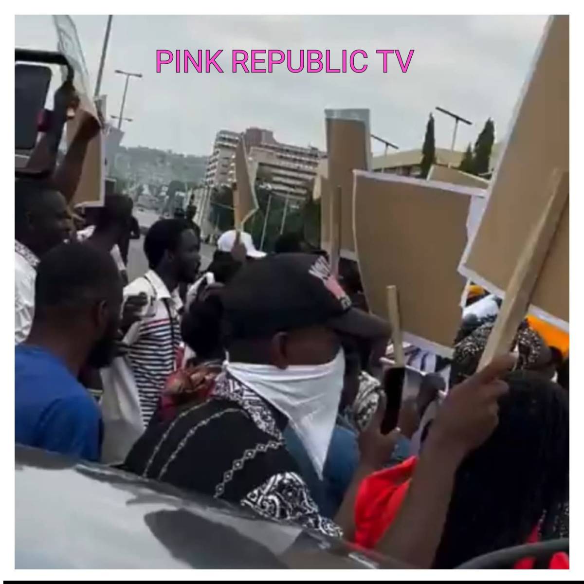 https://pinkrepublic12.blogspot.com/2026/06/insecurity-angry-protesters-storm-abuja.html?m=1
