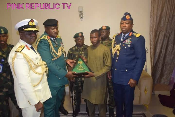 https://pinkrepublic12.blogspot.com/2026/06/dhq-delegation-pays-condolence-visits.html?m=1