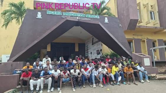 https://pinkrepublic12.blogspot.com/2026/06/troops-apprehend-46-suspected-illegal.html?m=1