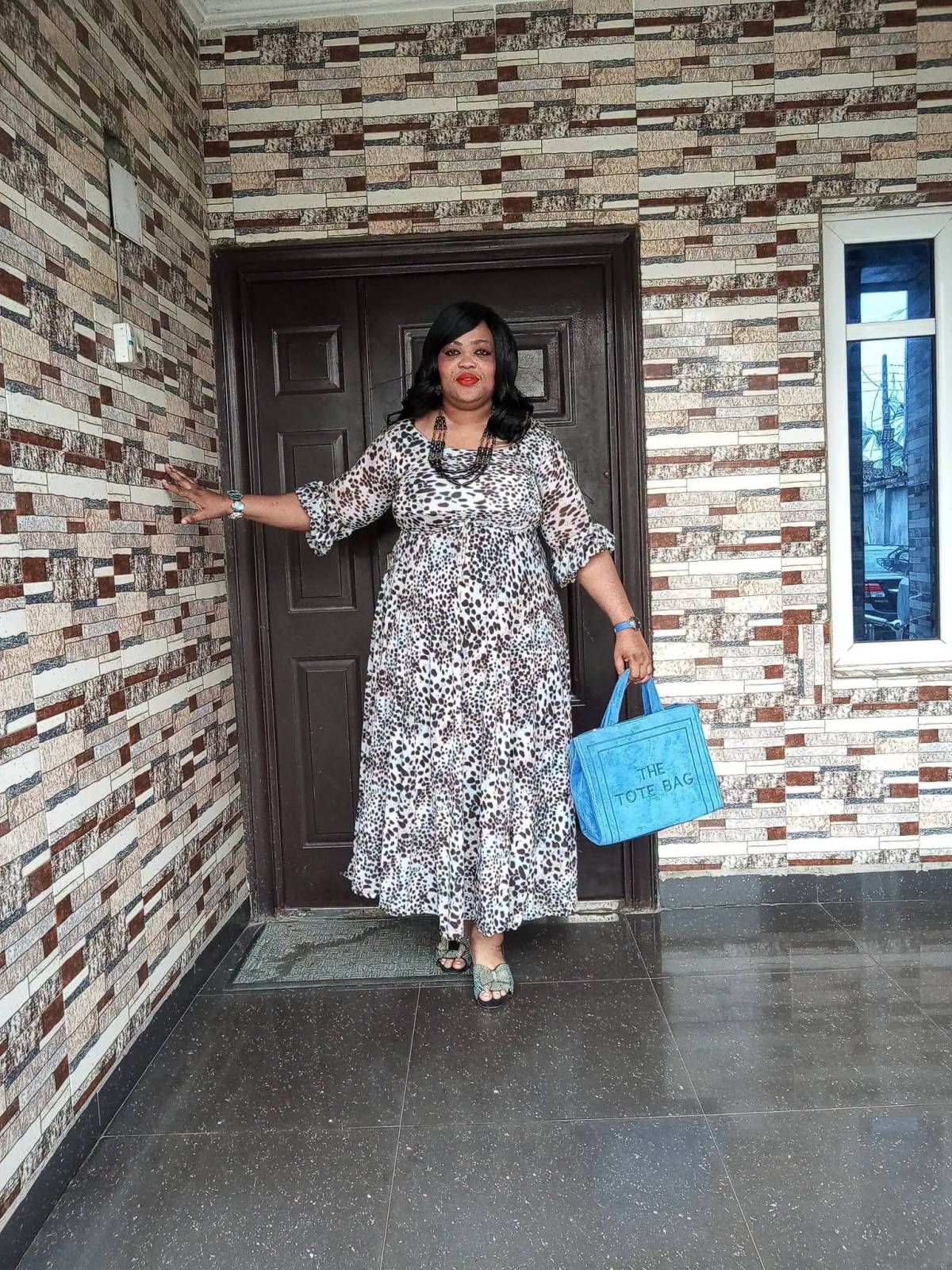 My complete Sunday look, Good morning and happy Sunday to you all.