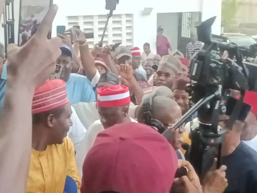 OBI, KWANKWASO ARRIVE NDC SECRETARIAT
A former governor of Anambra State, Peter Obi and former Gove...