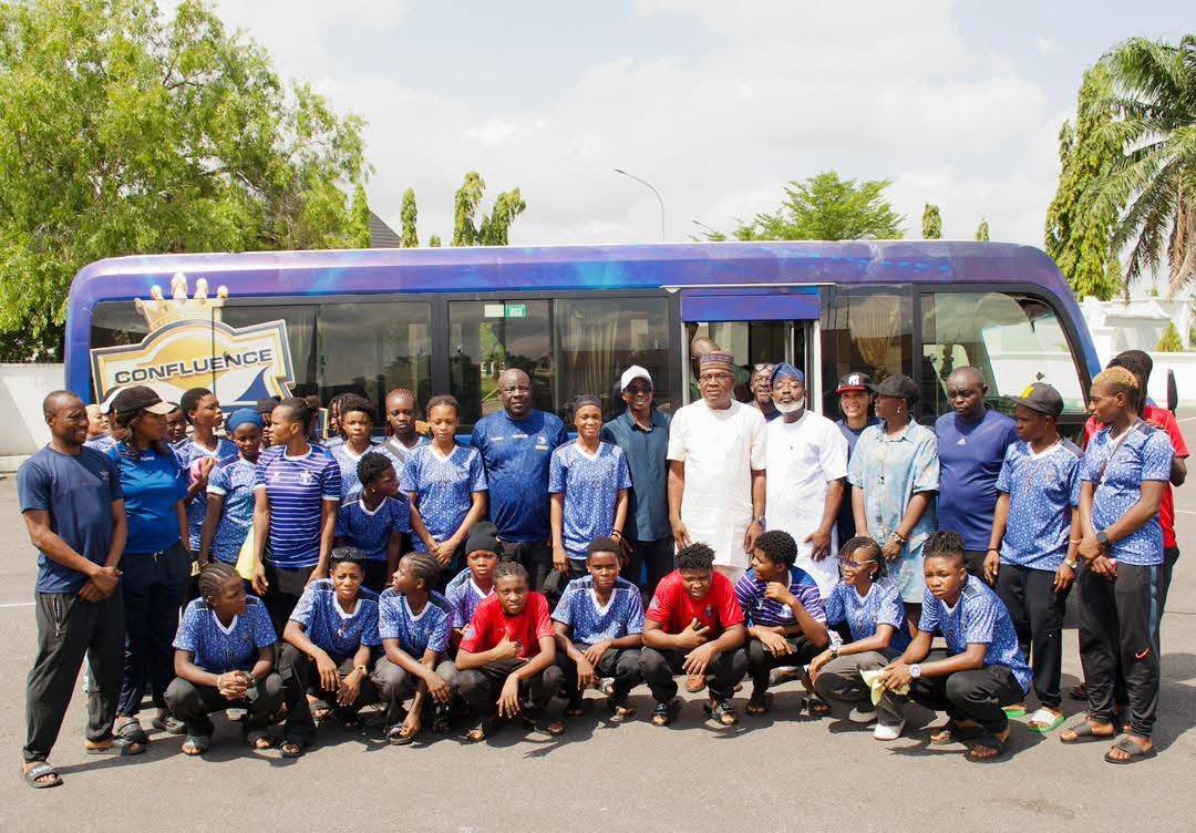 Gov. Ododo Presents New Bus to Confluence Queens FC, Boosts Team Morale
https://corenewsnetwork.ng/g...