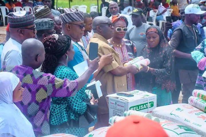 Kogi Govt, FG, IFAD Empower 572 Kogi Farmers with Farm Inputs to Boost Food Security
https://corenew...