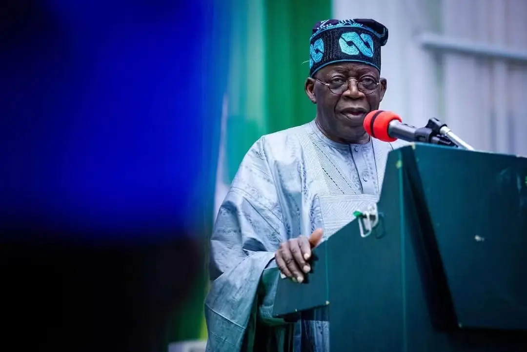 CNG: Tinubu Takes Fresh Fight To Petrol Subsidy Camp, Targets October 1 Fare Cuts
https://corenewsne...