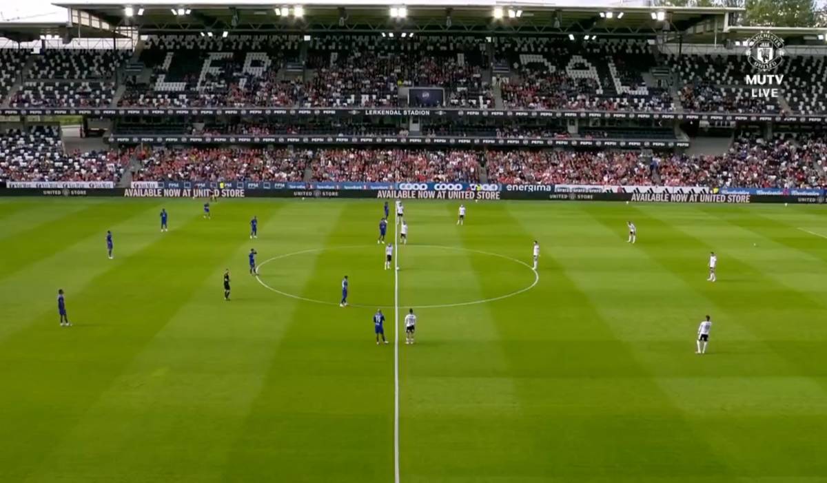 Both teams start the battle on the pitch