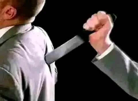 MORAL LESSON 👇
Not every situation deserves a fight, and not every provocation deserves a reaction....