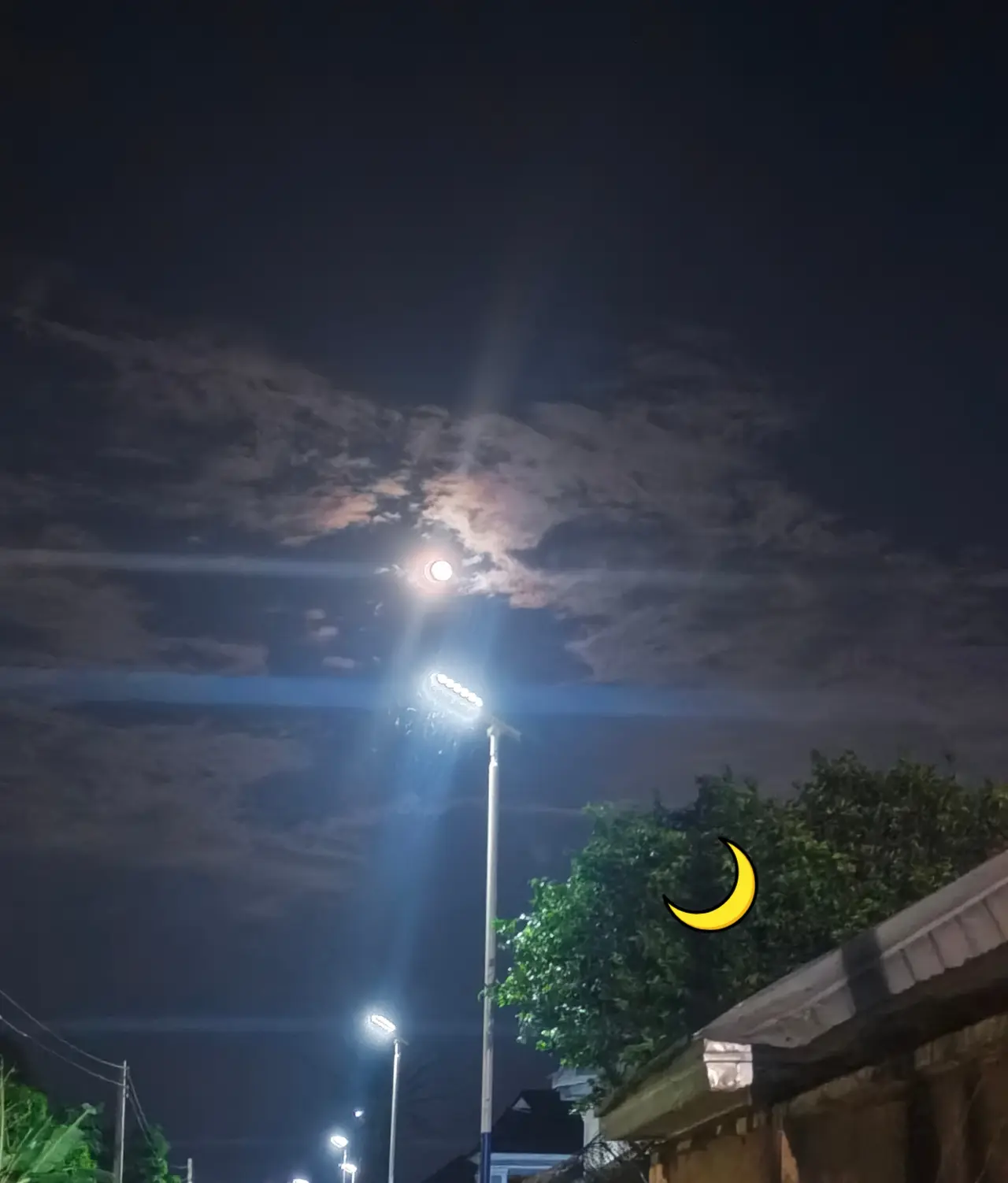 Random moon picture on my gallery.
My favourite sightseeing.
What's yours?