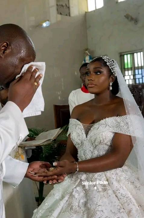 Virgin Couple Breaks Down in Tears on Their Wedding Day
A touching video captured the deeply emotio...